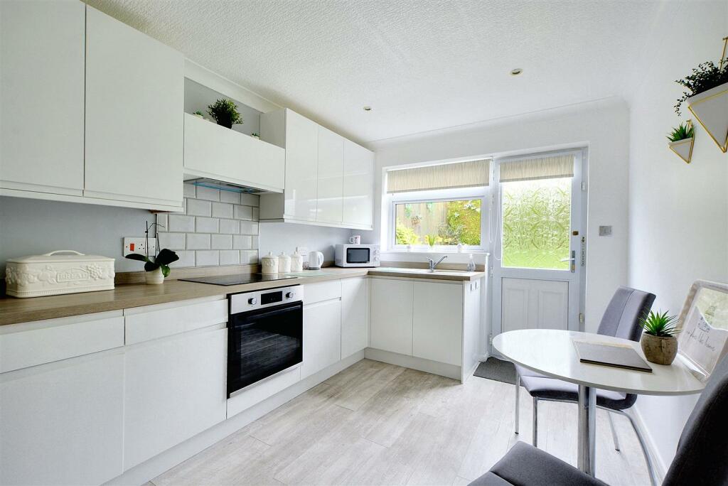 Kitchen_1.jpeg