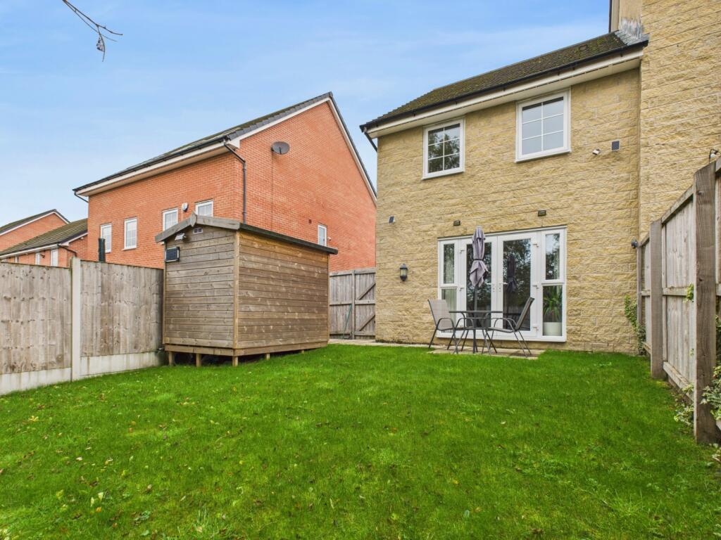 CAM03729G0-PR0154-STILL023