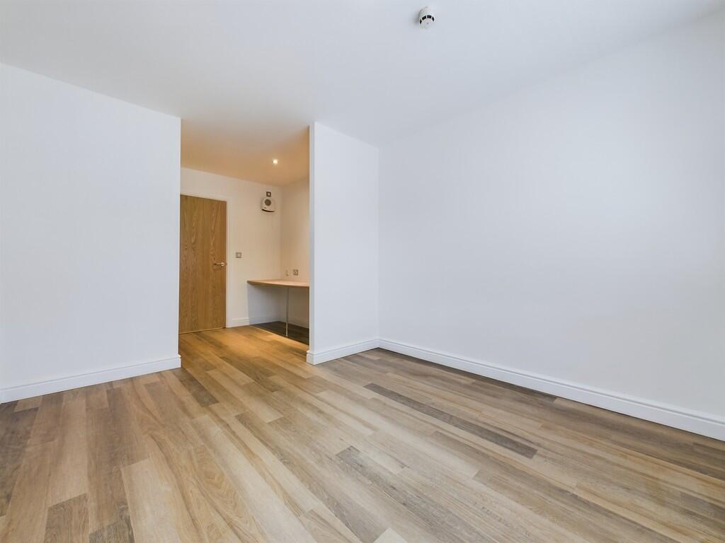 CAM04273G0-PR0089...