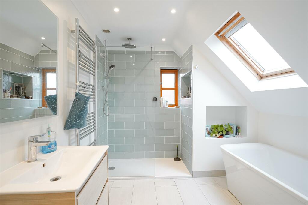 12A Copperfield Way, Burwell-20.jpg