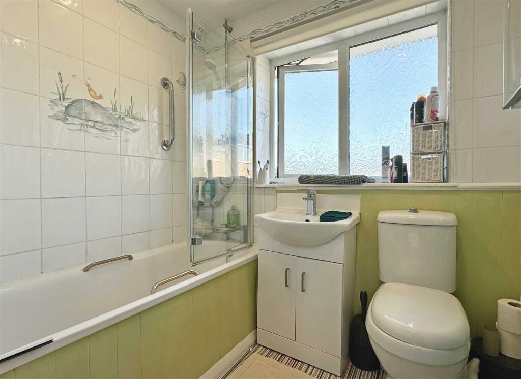 Bathroom.jpg