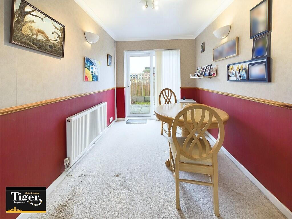 CAM02176G0-PR0489...