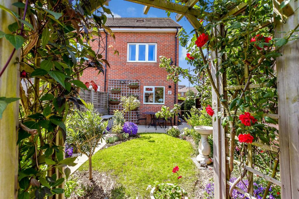 External Lifestyle Photograph