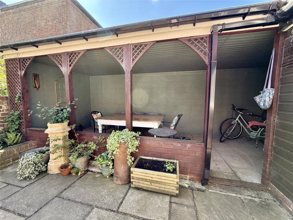 Al Fresco Dining