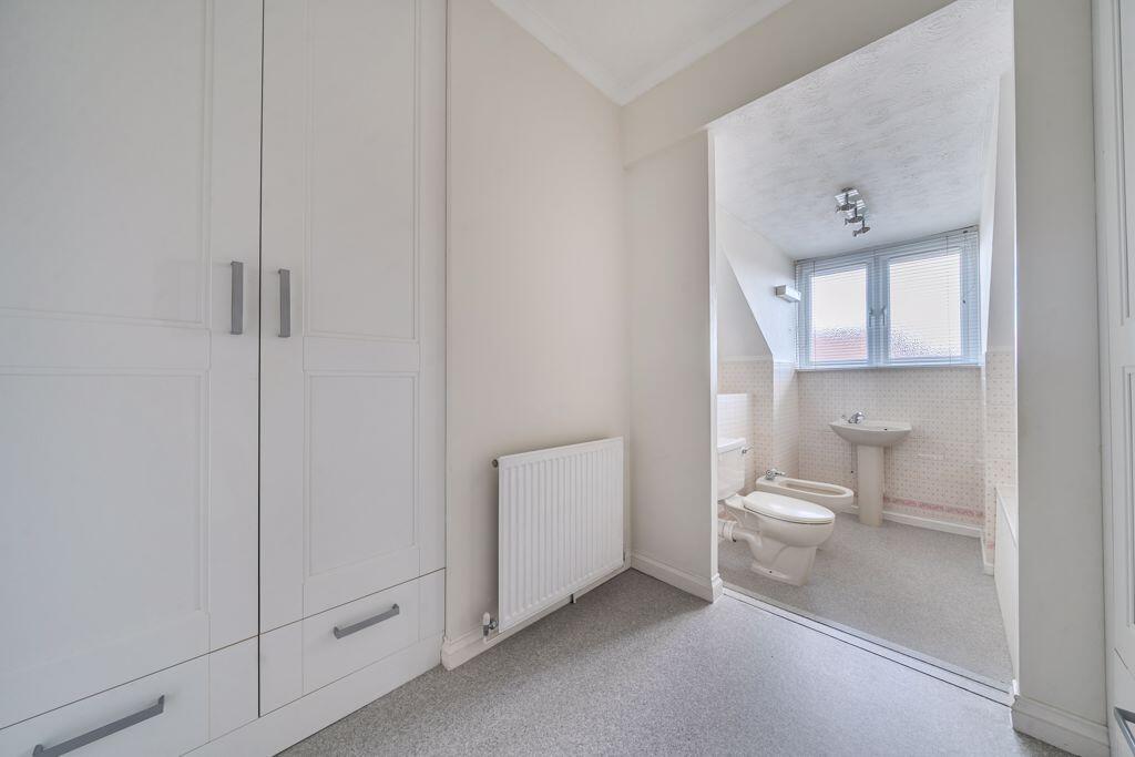 Dressing Area To En Suite