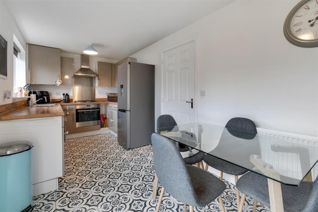 KITCHEN DINING