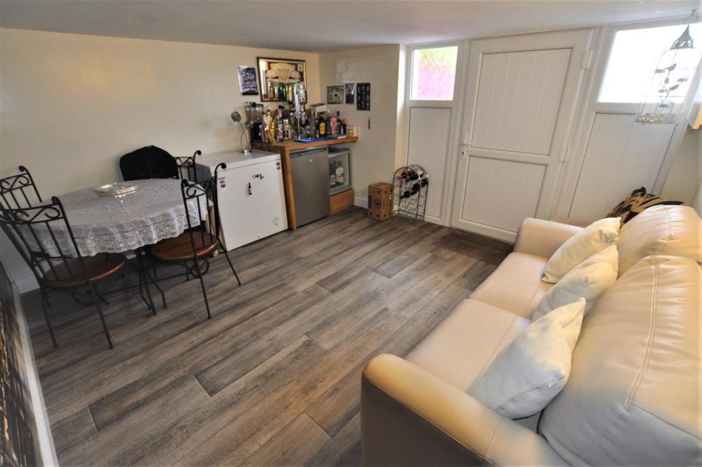 Lounge Area.JPG