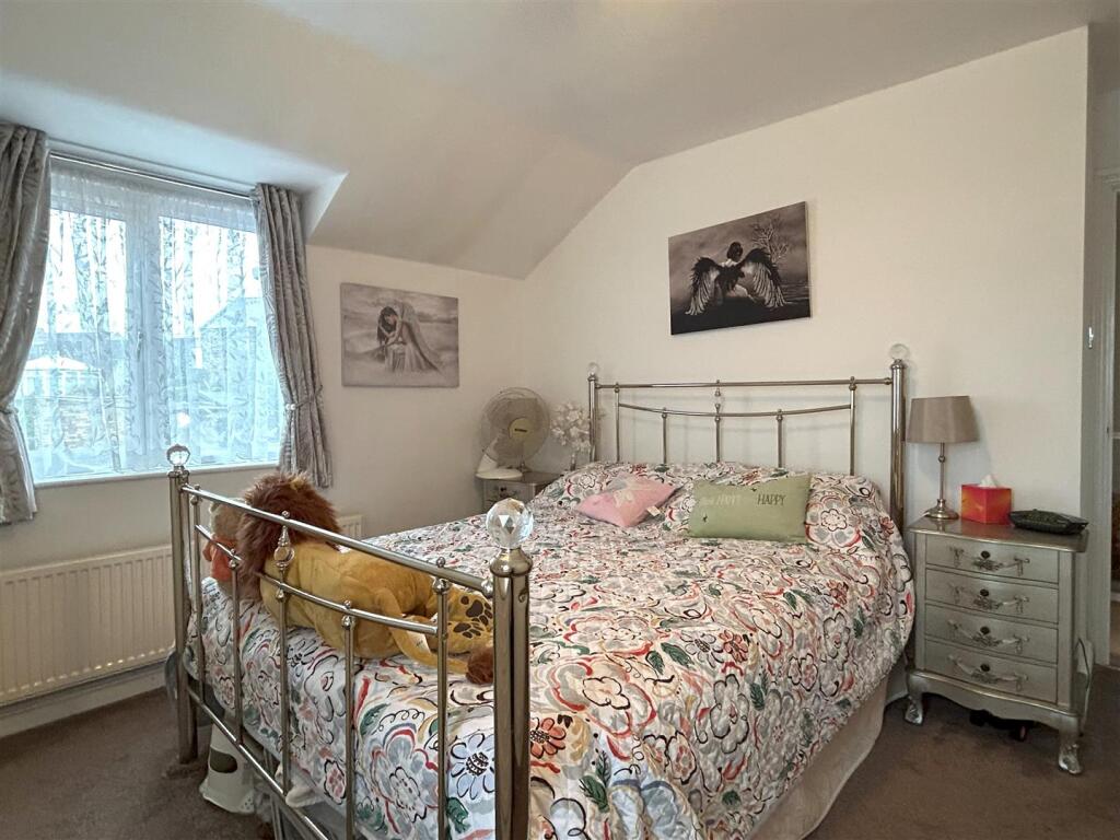 bedroom 1.jpeg