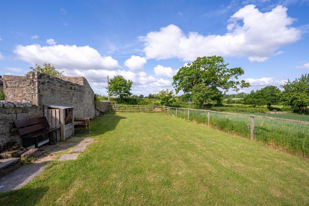 1_Swinton_Bridge_End_Farm_Cottage-37.jpg