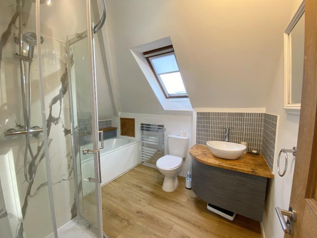 Bath/Shower Room