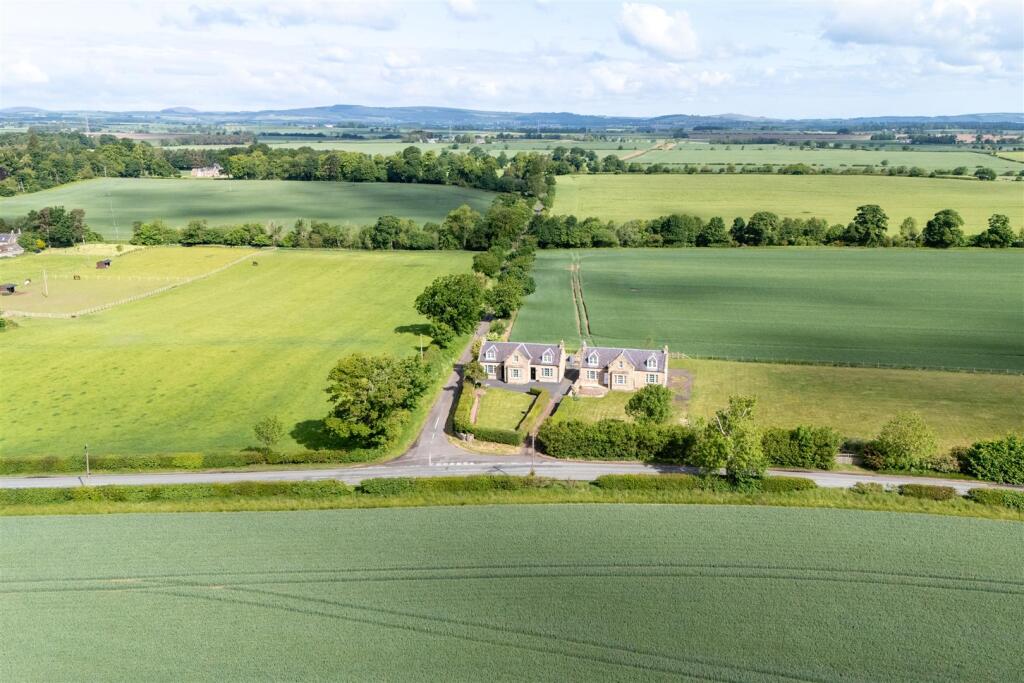 1_Swinton_Bridge_End_Farm_Cottage-43.jpg