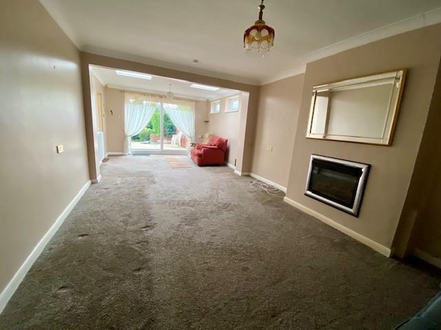 30 Hermitage Woods Crescent lounge.jpg