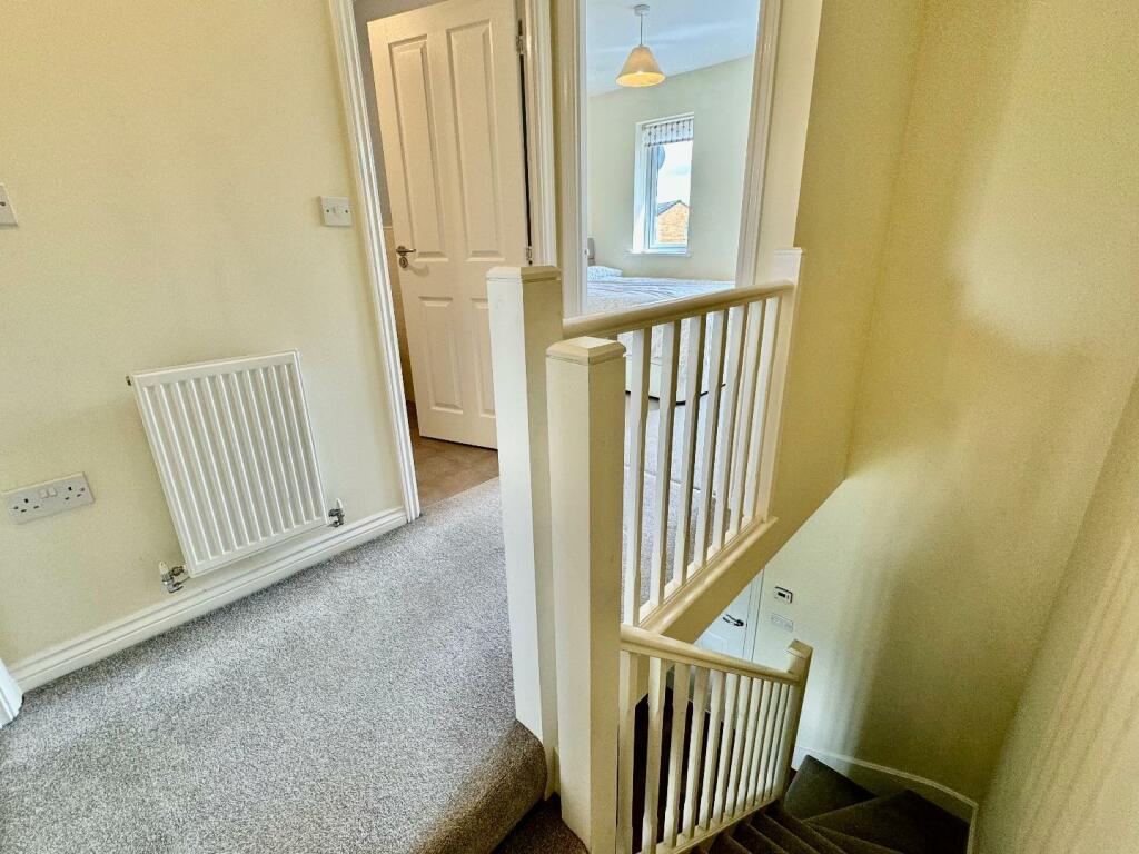 FIRST FLOOR LANDING