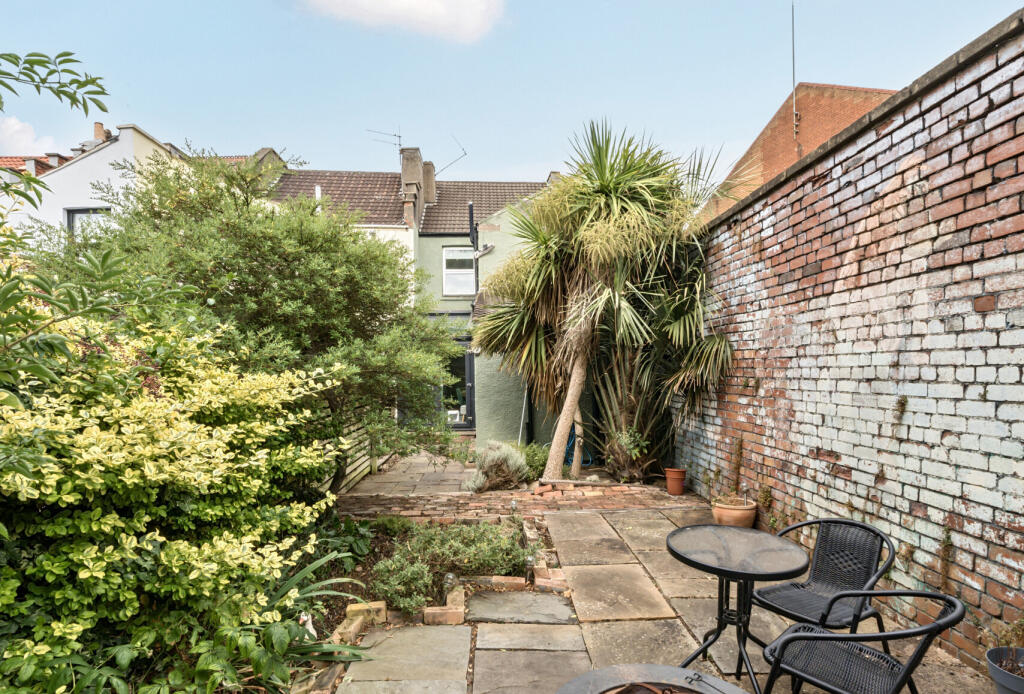 1331712-3-688c866...