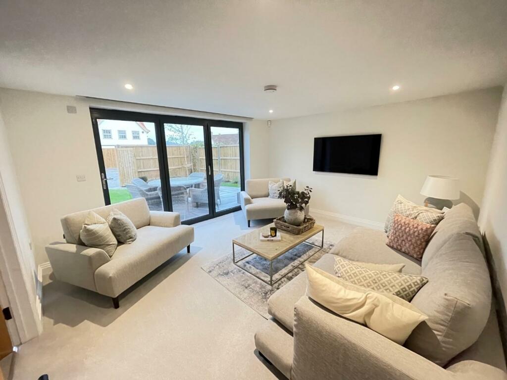 SITTING ROOM
