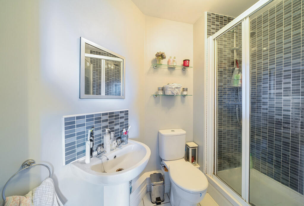 1370495-9-68ff44b...