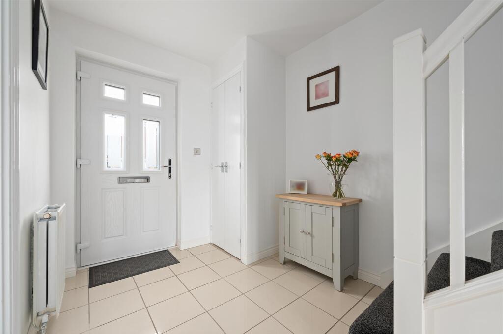 52 Middlebank Rise 005.JPG