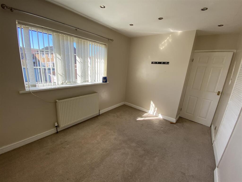 Bedroom no.2 rear double: