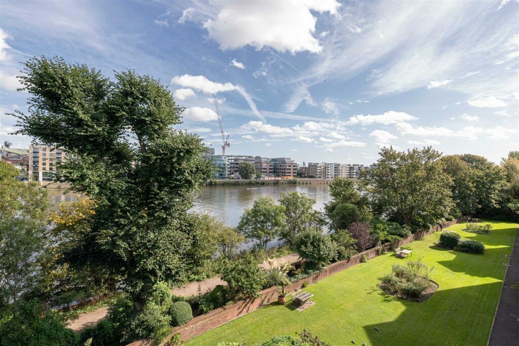 44 Riverview Gdns View.jpg