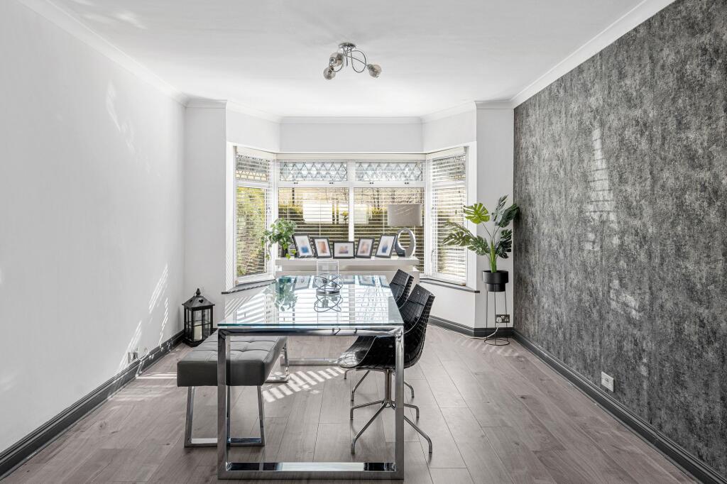 Lounge-Dining Room