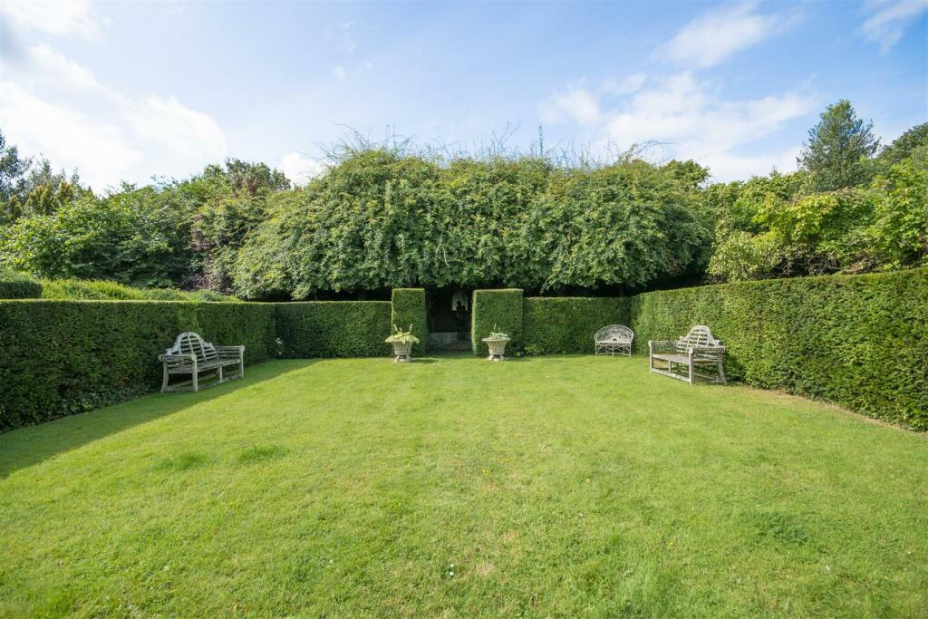 240821BroughtonHall-1016.jpg