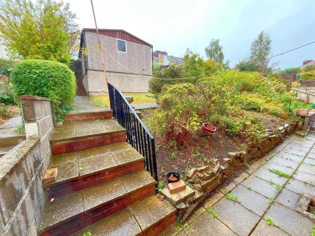 Garden to rear.jpg
