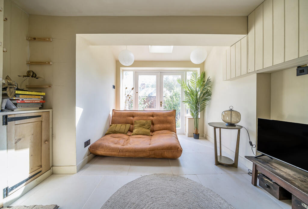 1341918-1-68af084...