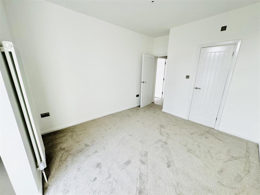 bedroom..jpg
