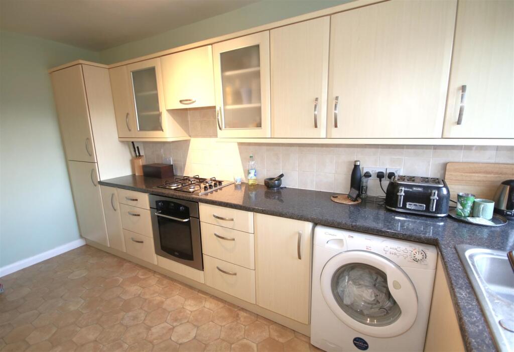 Kitchen d.JPG