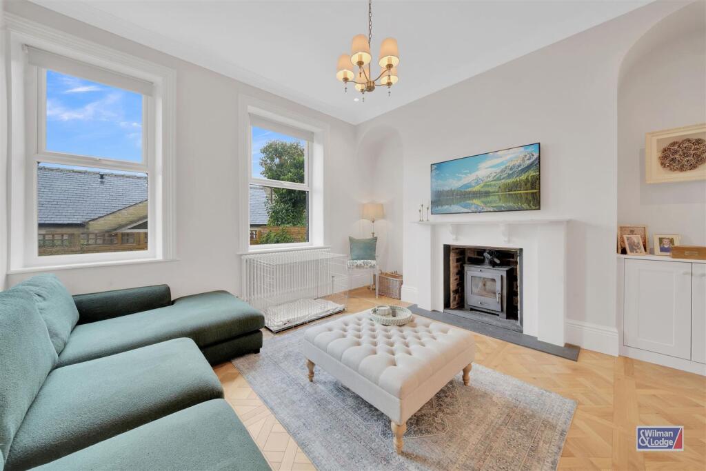 6 Bed, End Terrace, Silsden