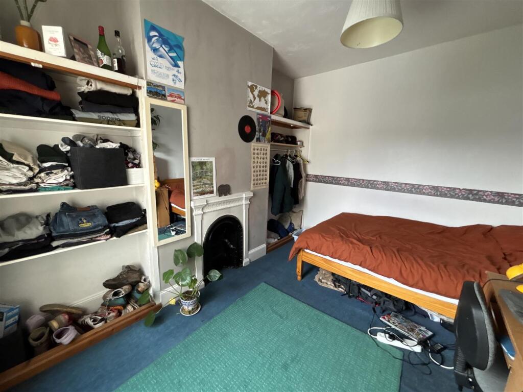 Bedroom 2.jpg