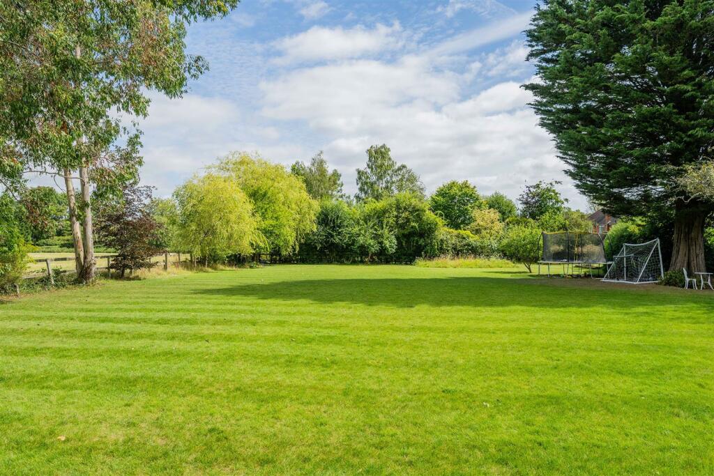 SWEET BRIAR (13).jpg