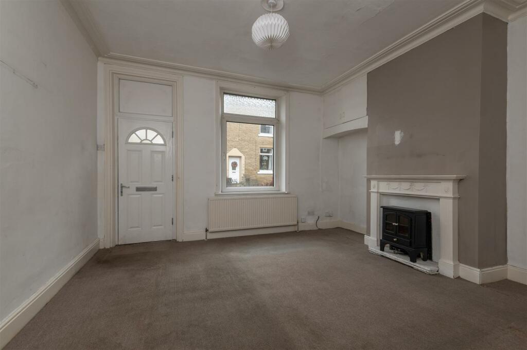 04 - 4 Duke Street HX5 0HX.jpg