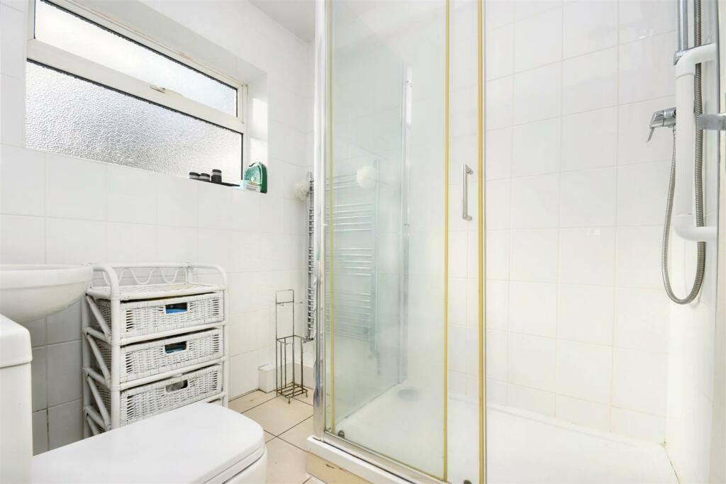 Shower Room.JPG