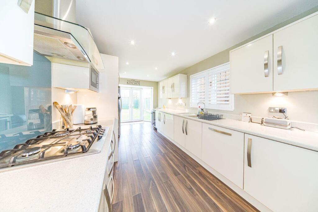 7 Beech Meadows kitchen 2.jpg