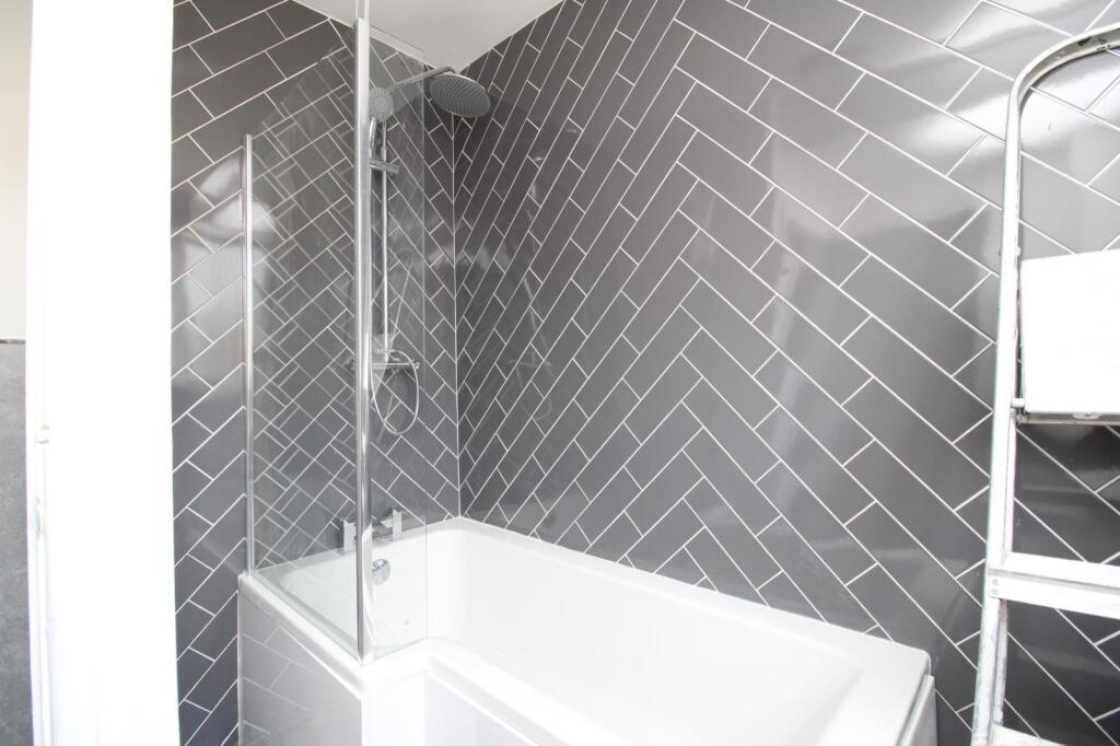 35B - Bath 1.jpg