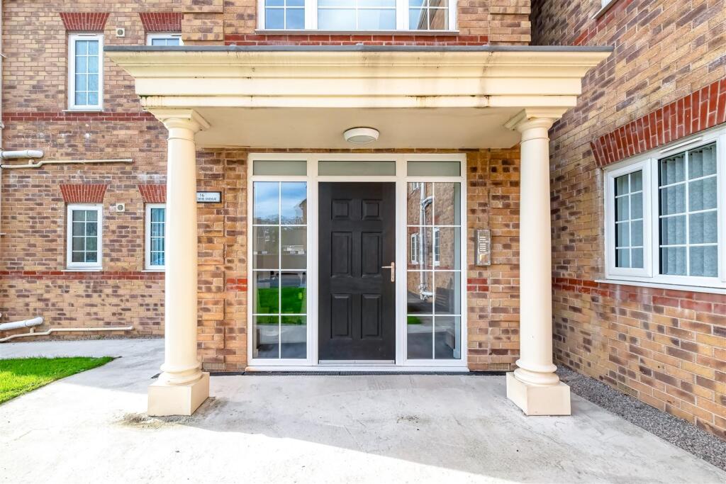 Flat 6, 16 Sherborne Avenue (12 of 13).jpg