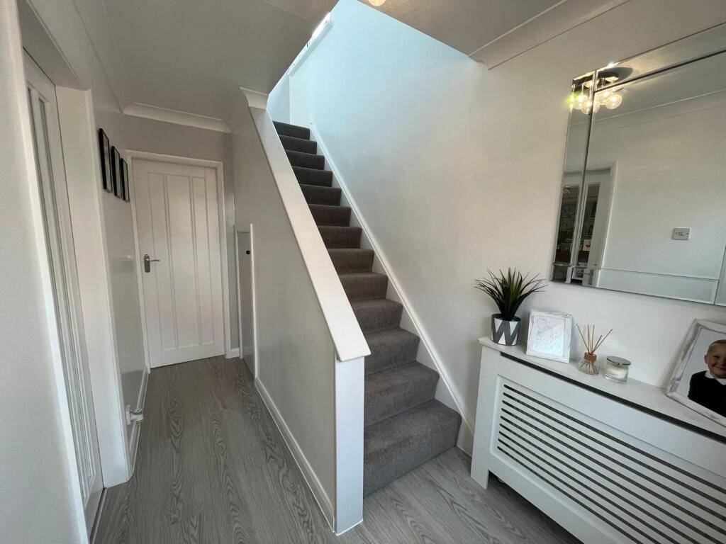 Entrance Hall 01.JPG