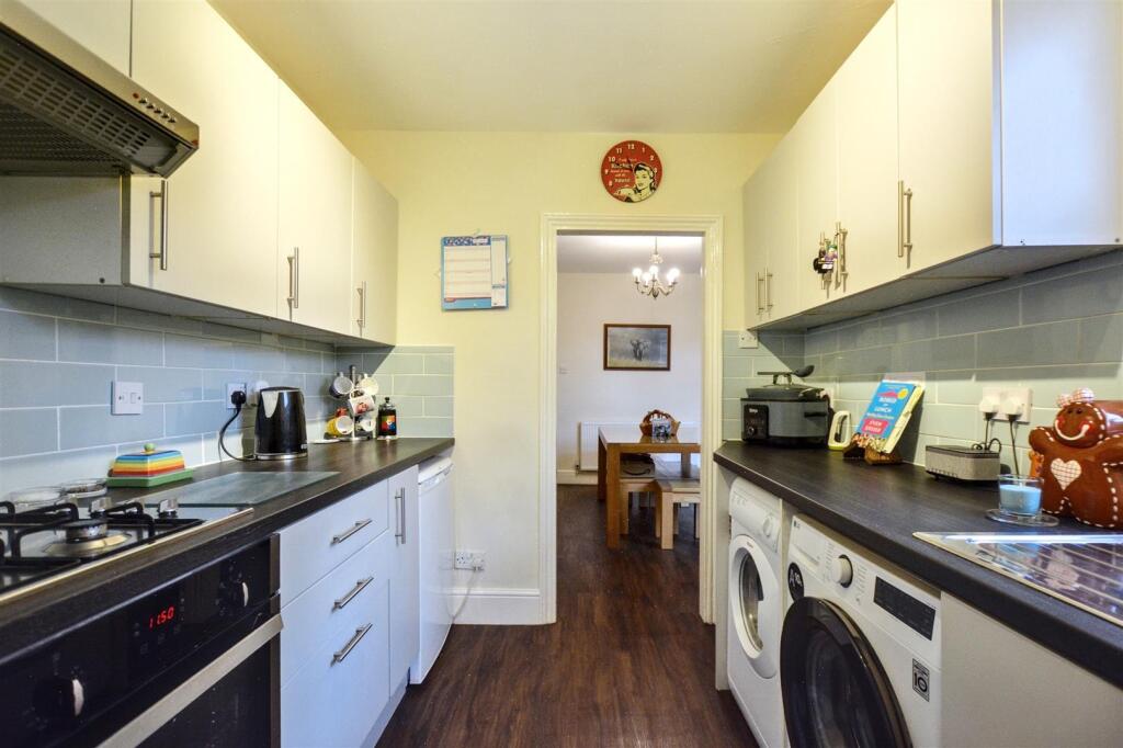 Kitchen_2.jpeg