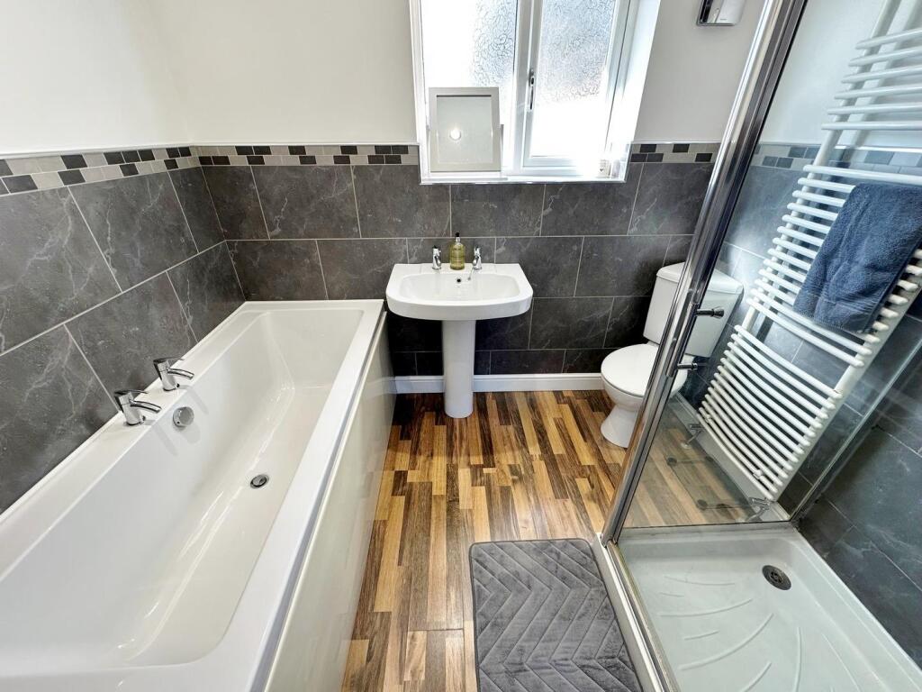 En Suite Bathroom