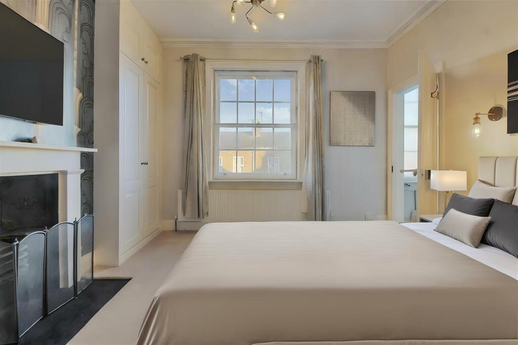 Bedroom - Modern.jpg