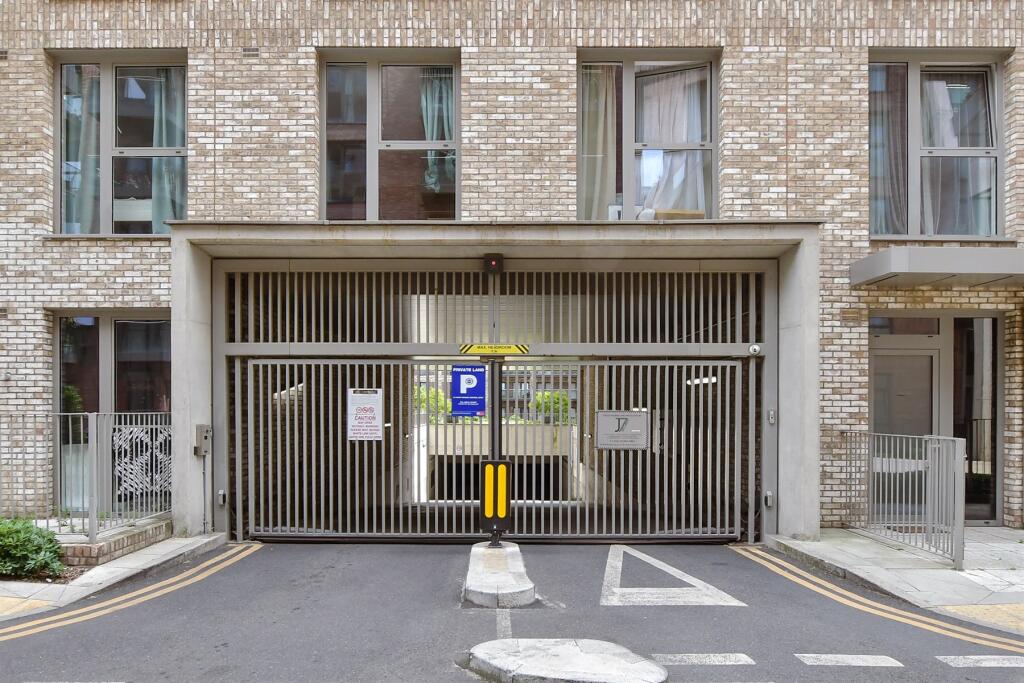 Driveway/Parking