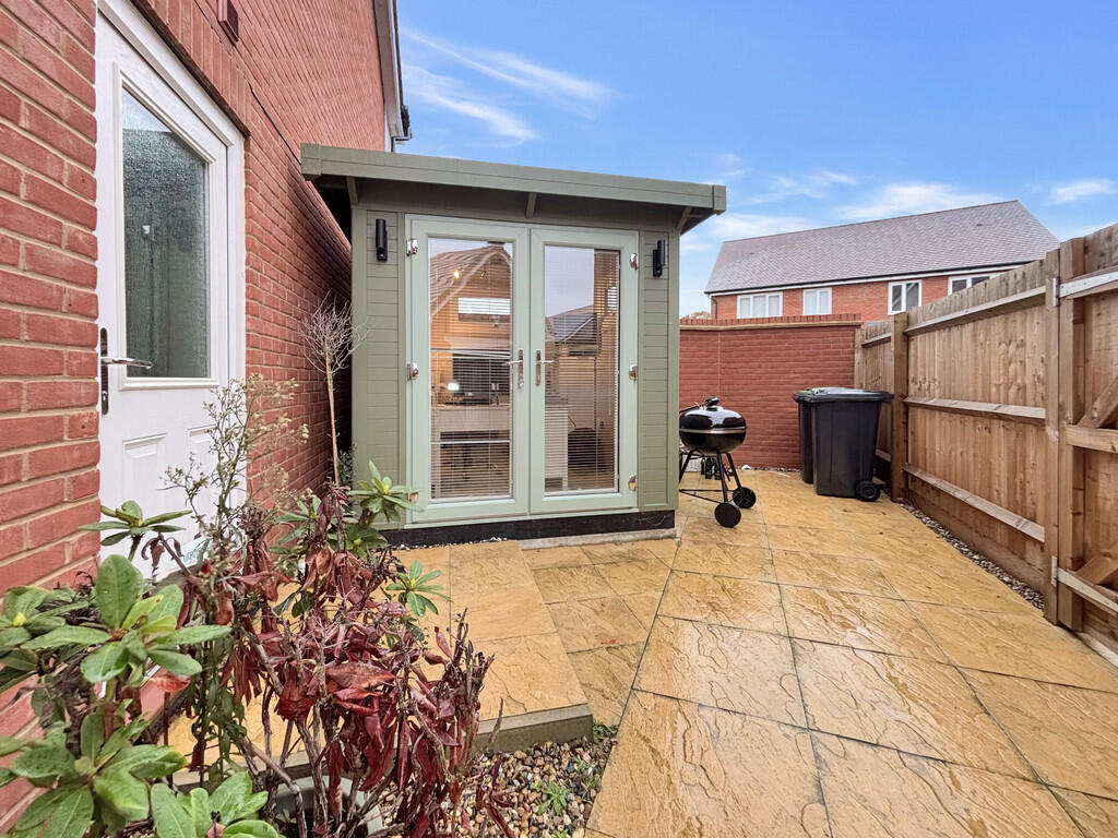 Office / side gar...