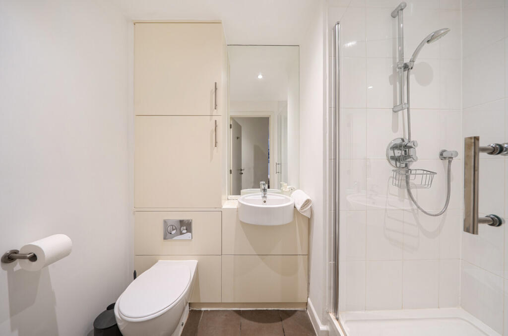 1395052-7-694a8fb...