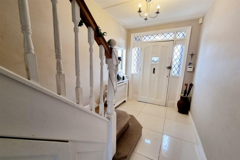 ENTRANCE HALL: PIC. 2