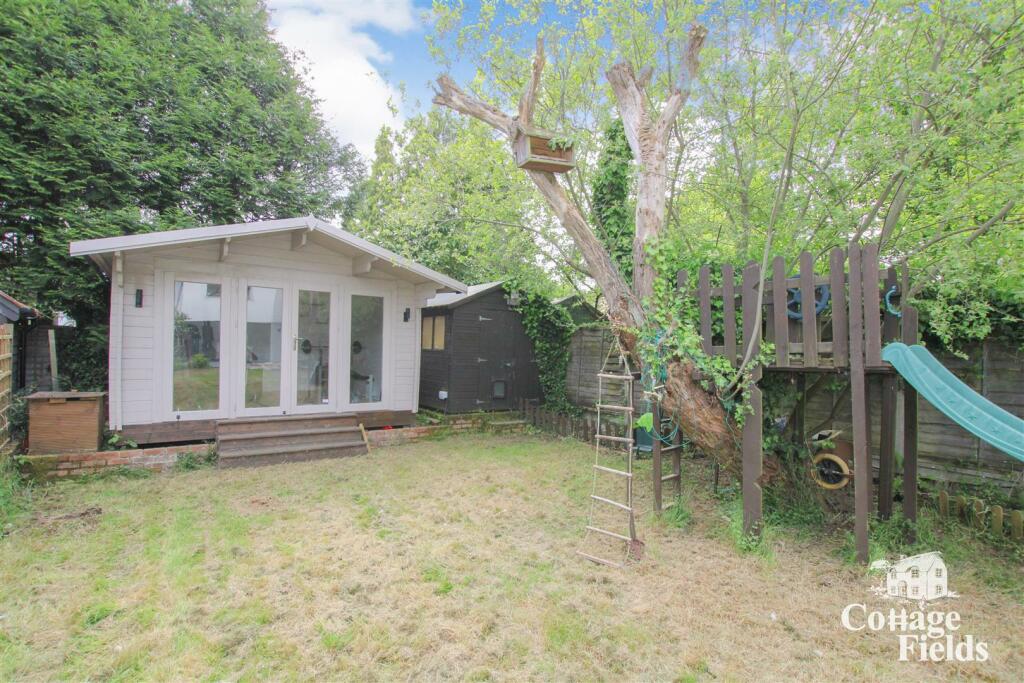 log cabin.JPG