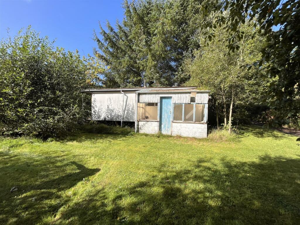Former caravan