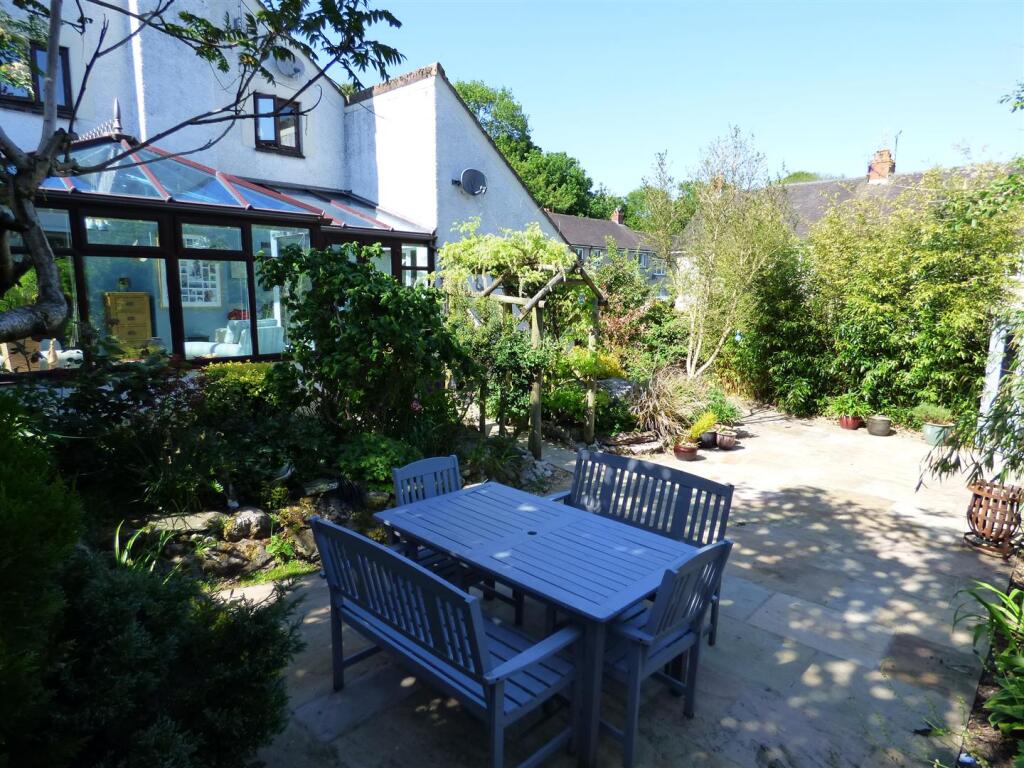 new Garden &amp; Lounge Pics (9).JPG