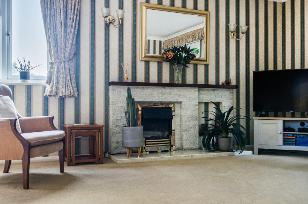 1311083-4-685451b...