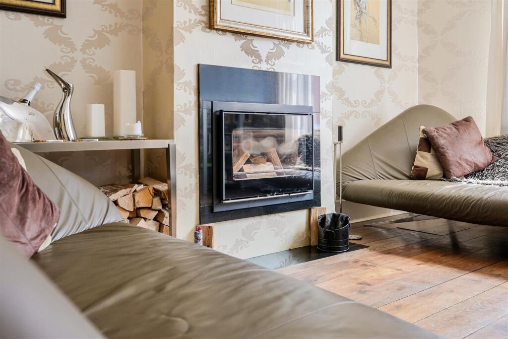 LADBROKE ROAD (1).jpg